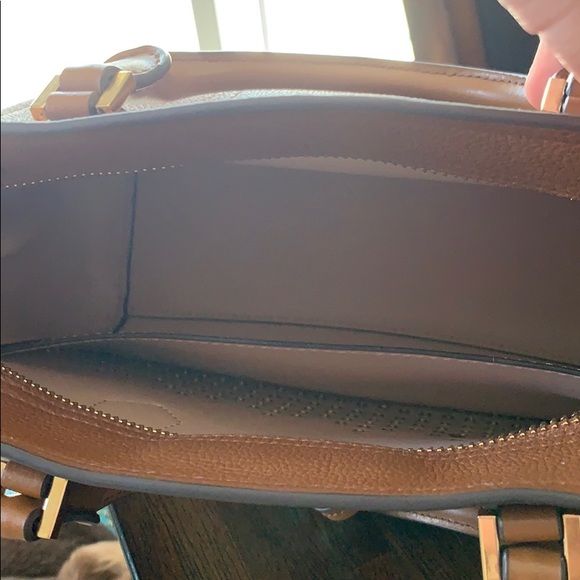 Authentic MICHAEL KORS purse and matching wallet. - Picture 4 of 4